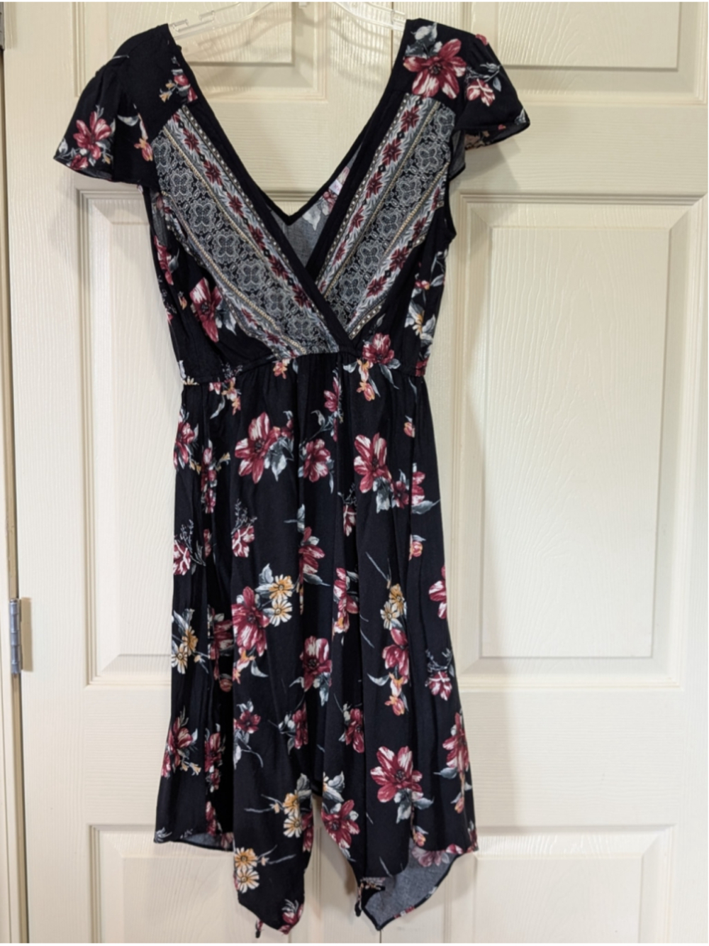 Xhilaration Floral Boho Handkerchief Hem Mini Dress Black V-Neck Cap Sleeve SM